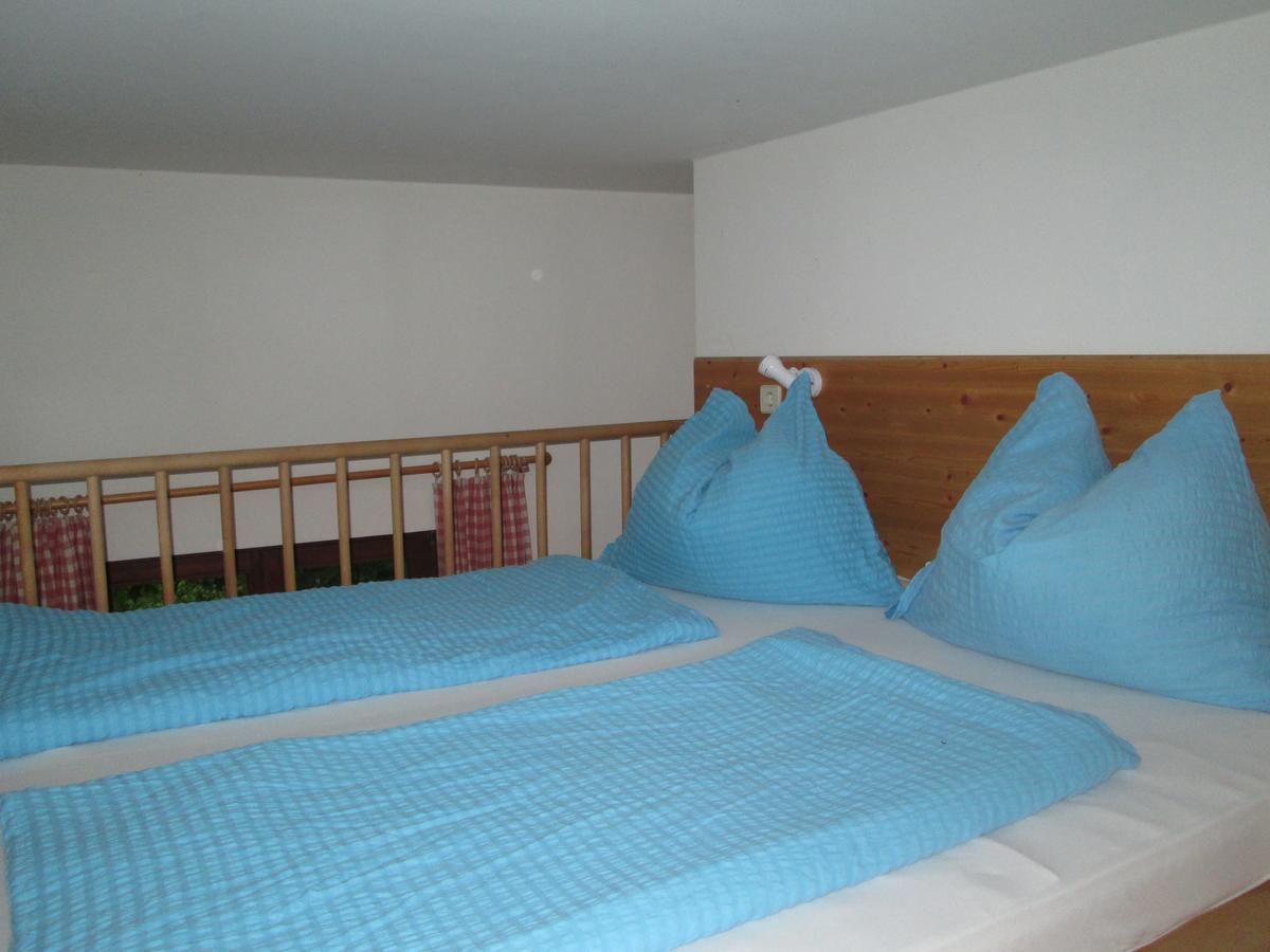 Kotschach-Mauthen Schloss Manndorf Gaestehaus מראה חיצוני תמונה