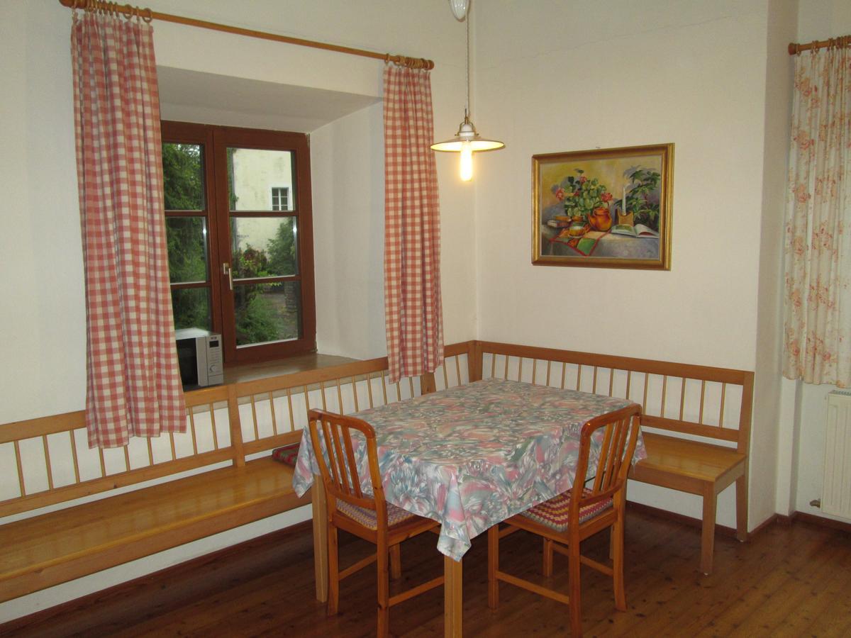 Kotschach-Mauthen Schloss Manndorf Gaestehaus מראה חיצוני תמונה