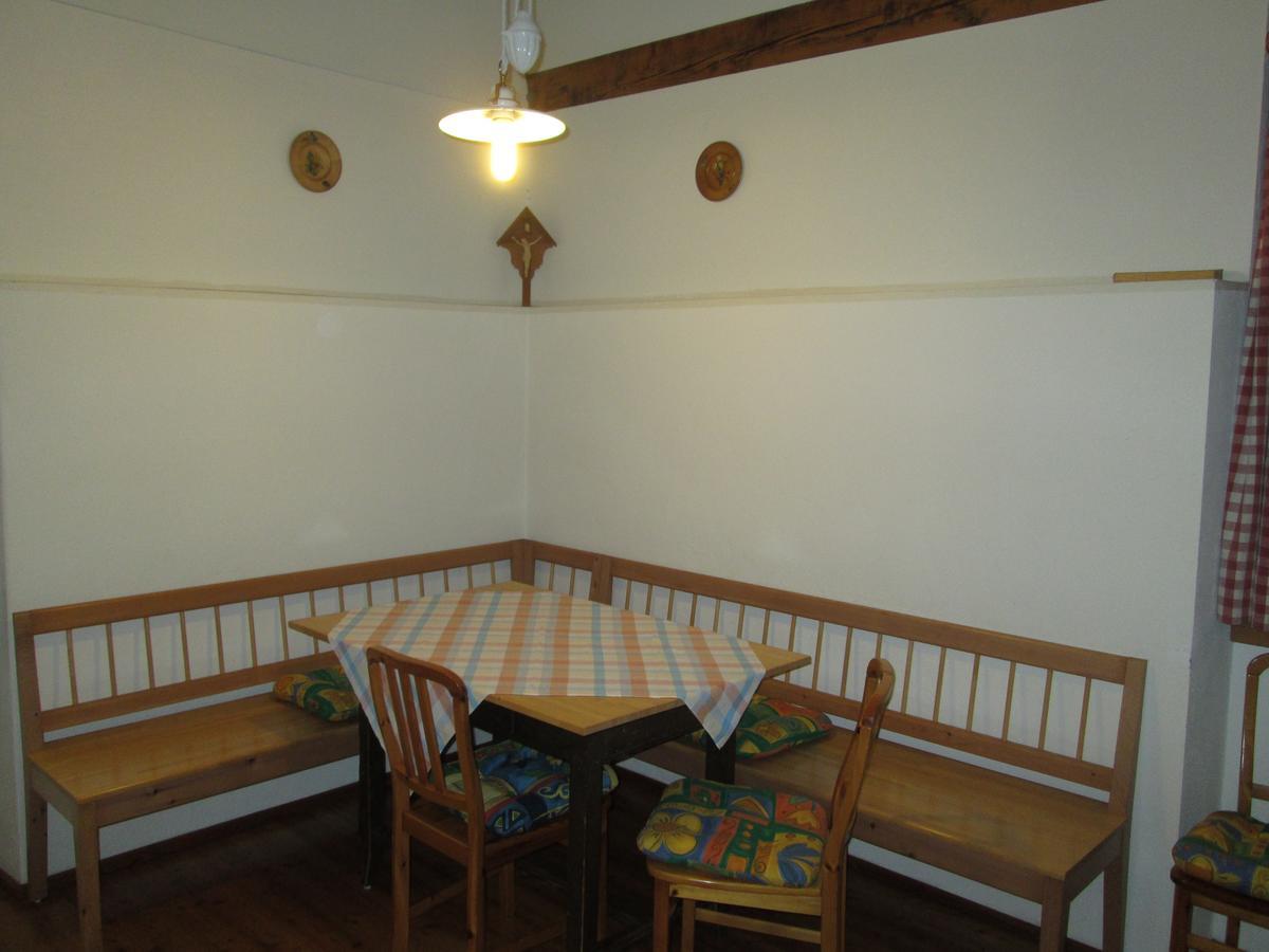 Kotschach-Mauthen Schloss Manndorf Gaestehaus מראה חיצוני תמונה