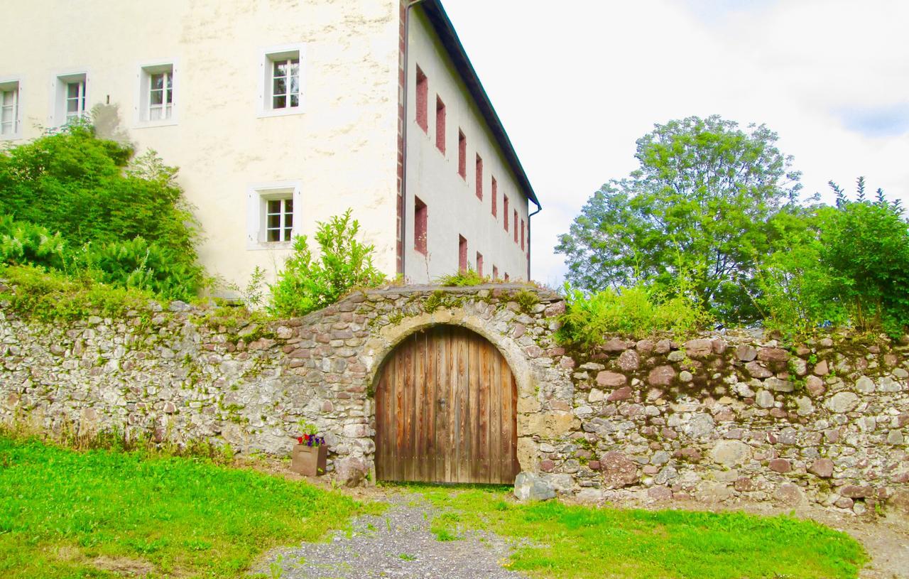 Kotschach-Mauthen Schloss Manndorf Gaestehaus מראה חיצוני תמונה