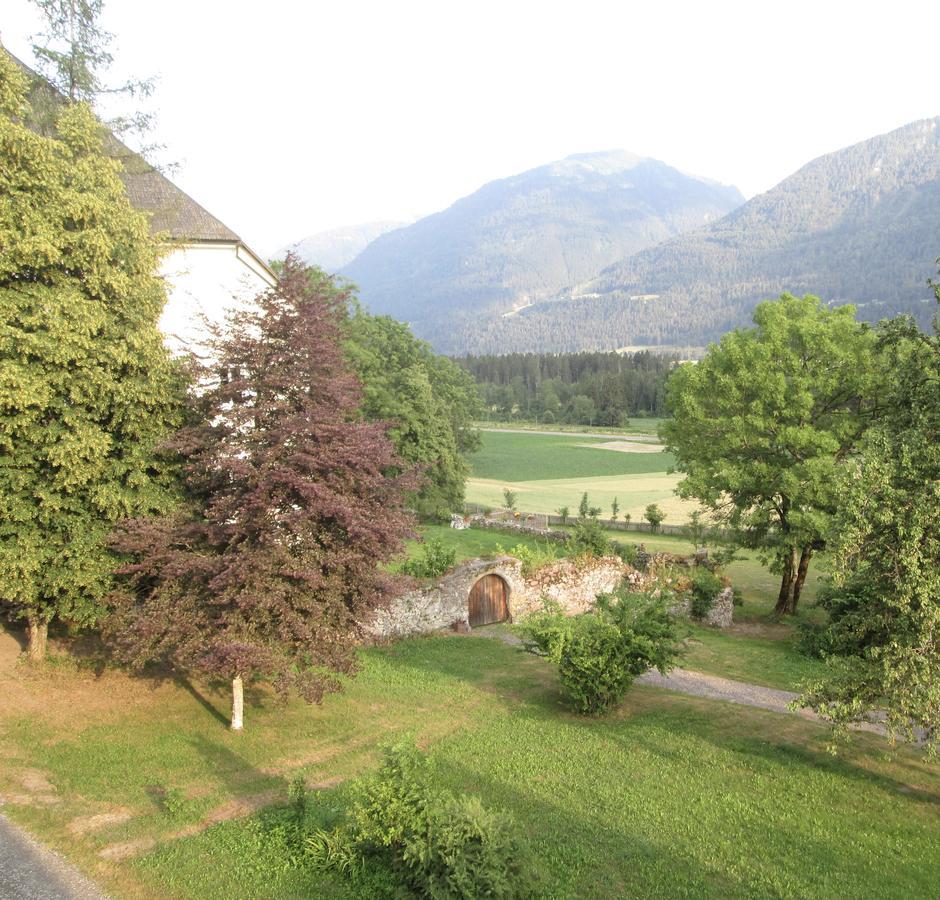 Kotschach-Mauthen Schloss Manndorf Gaestehaus מראה חיצוני תמונה
